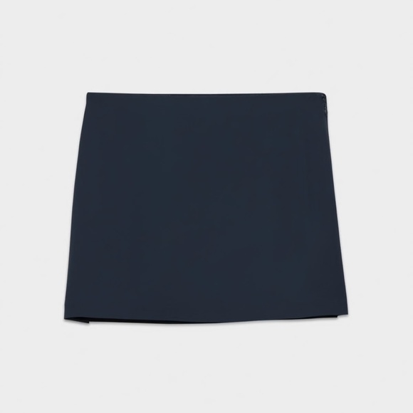 Aritzia - Sunday Best Tritz Skirt - Picture 1 of 3